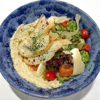 Салат Цезар з лососем new (200г)