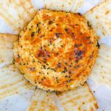 Hummus Con Pan Pardo Y Sésamo