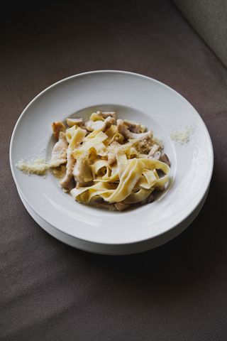 Паста з куркою та грибами (300г)