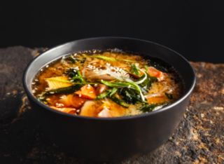 Місо суп з креветкою та яйцем пашот (425г)