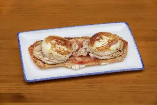 Tosta Pollo Queso Cabra Mermelada Tomate