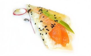 339 Temaki soy salmon - 1 pezzi