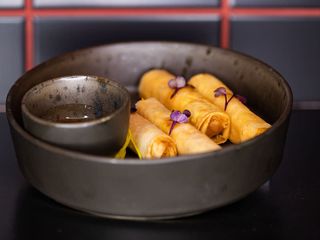 Spring spicy salmon 4 pezzi