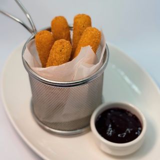 Палички з моцарели фрі