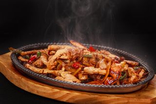 Sizzling Chicken (Aangan Special)