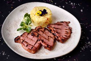 Ceafa afumata la gratar