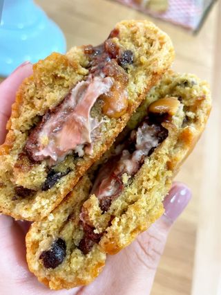 milka caramel & peanut 