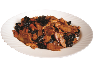 Пилешко с бамбук и черни гъби (700г)