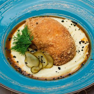 Котлета по-київськи з пюре