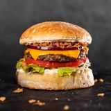 Чийзбургер (400г)