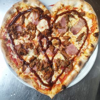 Pizza De La Casa (33 Cm.)