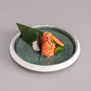 101. Gunkan salmone salsa cocktail