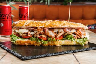 ქათმის სენდვიჩი (15სმ)