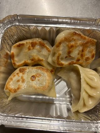 Ravioli di carne al griglia 4pz 锅贴