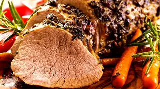 Friptura de tauras de bivolita in sos de vin alb