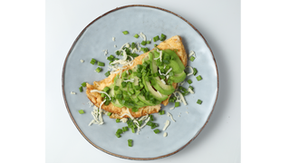 Omlet mozzarella + awokado + szczypior