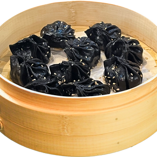 23. Gyozas de gambas con trufa negra (12 unidades)