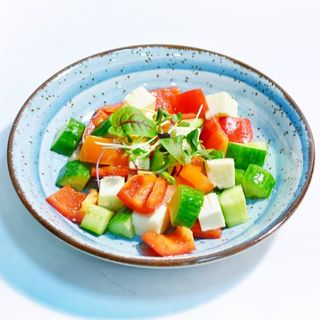 Салат овочевий з сиром Фетою (220г)