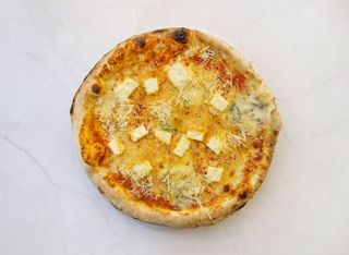 Pizza Cuatro Quesos