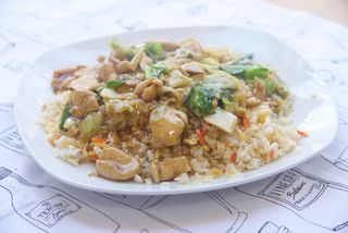 M15 - Arroz Chau Chau com Carne de Frango