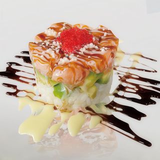 55. Tartar Salmón y aguacate