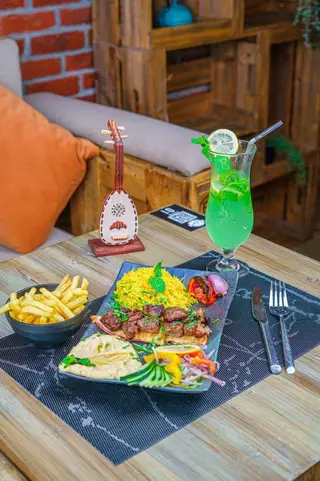 Plat Kebab Viande + Boisson au choix + Mahalabia