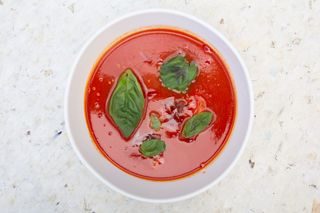 Томатний крем суп з креветками