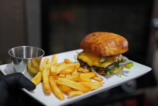 Munchies Cheeseburger With Small Fries