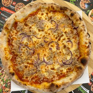 Pizza De Post cu Ton 1+1 gratis la alegere