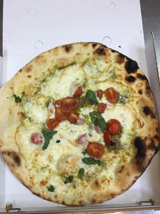 Pizza genovese gigante