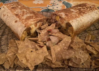 Burrito De Pollo Marinado Y Asado