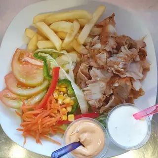 Plato infantil patatas fritas y carne