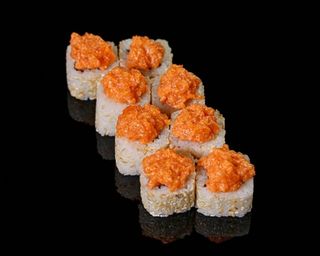 Спайсі рол з лососем