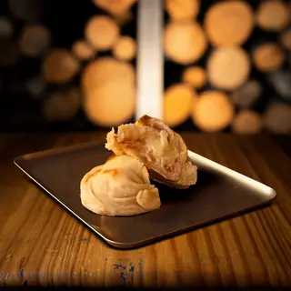 EMPANADA DE JAMON Y QUESO