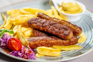 Mititei la gratar cu cartofi prajiti-3 bucati