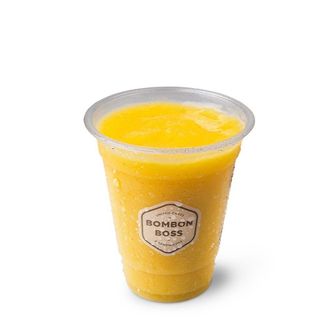 Smoothie de mango, piña y maracuyá