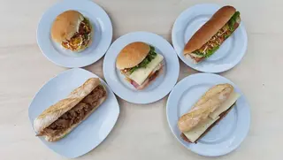 Prego D'Aninhas com Ovo e Bacon