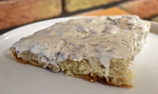 Pita sa piletinom i bešamel sosom