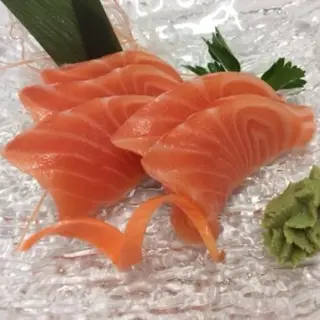 428. Sashimi de salmón 
