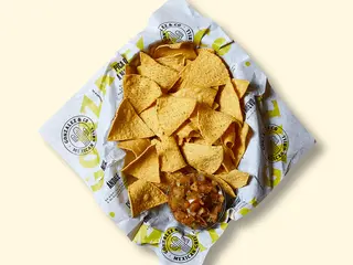 Chips con pico de gallo