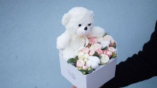 პრემიუმ ჯუჯა ვარდი + დათუნია