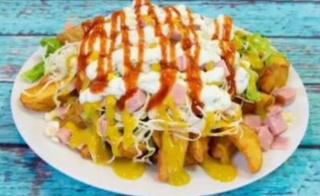 Papas Fritas Deluxe Y 3 Salsas