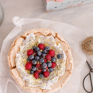 Suspiro Simples, Mousse de Limão, Mirtilos e Framboesas