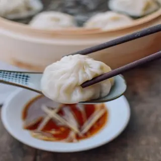 Xiaolongbao con brodo  6 pezzi