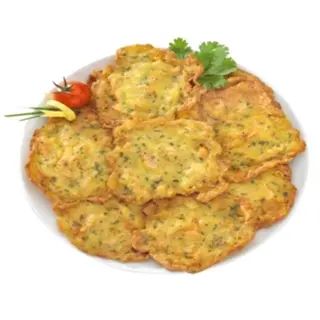 Tortitas de camarón con ensaladilla rusa