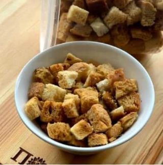 Сухарики пшеничные с чесноком (40 гр.)