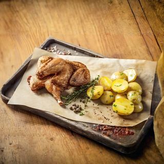 Цыпленок гриль с молодым картофелем