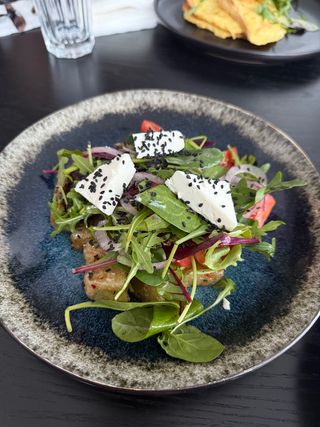 Салат з баклажаном та фетою