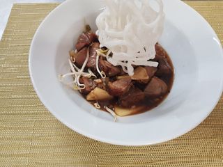 Salteado De Pato Con Mango