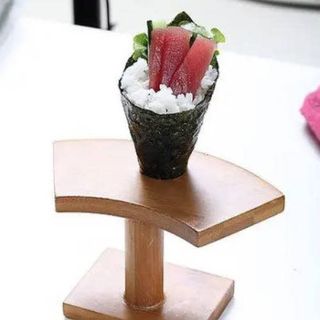 51. Temaki Atún (1 Pza.)